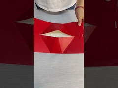 caixa do triângulo com fita