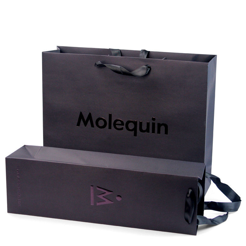 Bolsas de compras de papel preto personalizadas com alças de fita Design de caixa de embalagem elegante