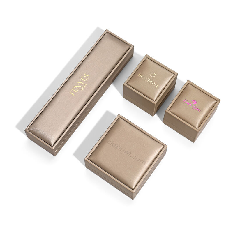 Caixa de jóias de luxo de ouro de champanhe com logotipo personalizado e materiais reciclados para embalagens de presentes elegantes